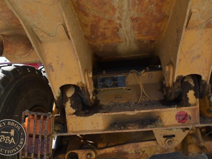 1994-caterpillar-d300d-image-32