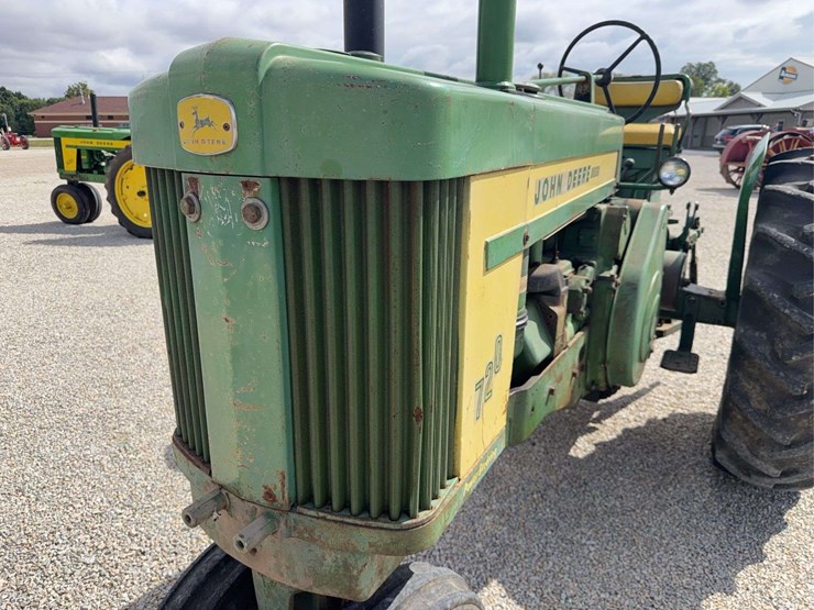 john-deere-720-image-11