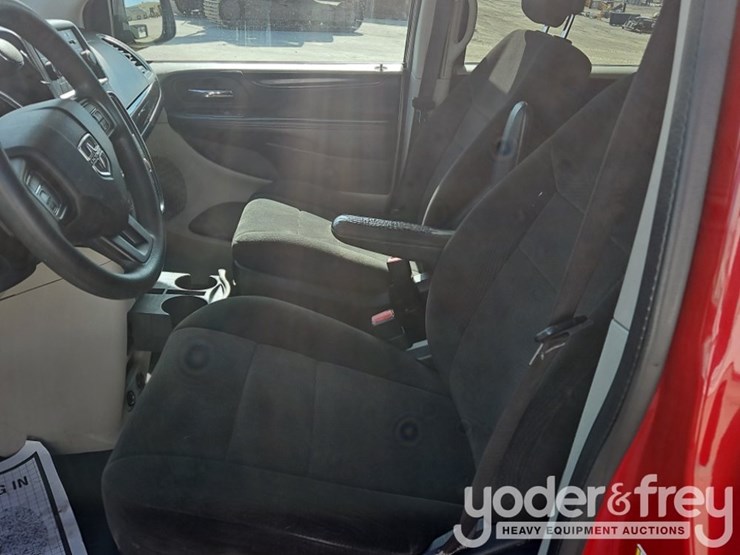 dodge-grand-caravan-image-29
