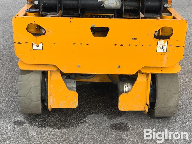 2023-massey-ferguson-730-image-9
