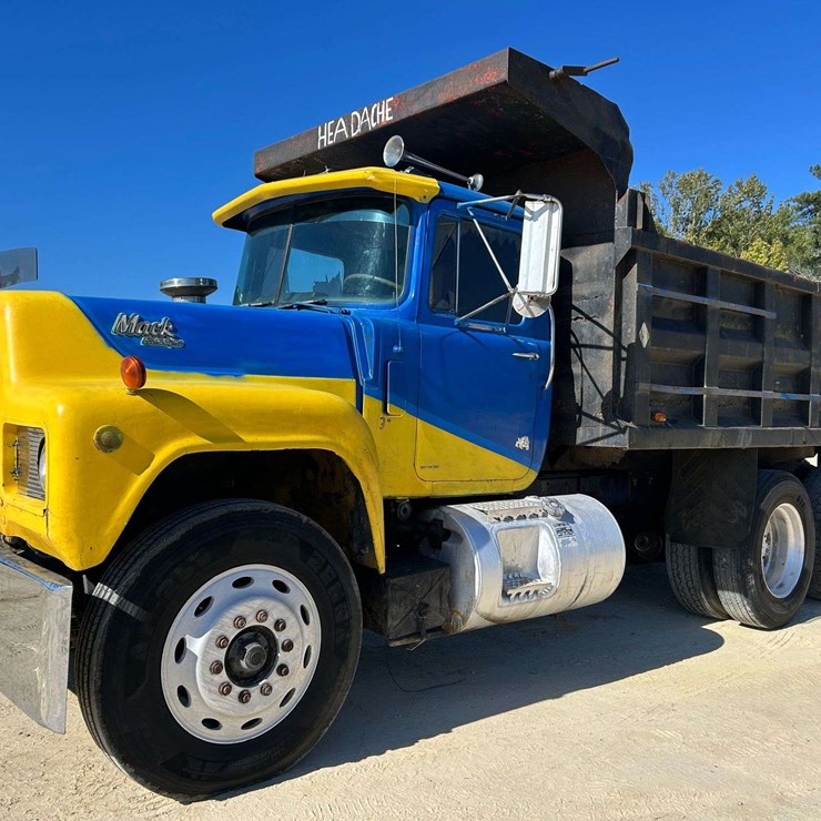 1989 MACK R688ST