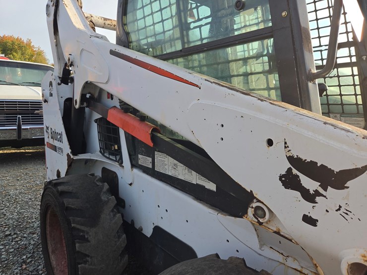 2014-bobcat-s570-image-17