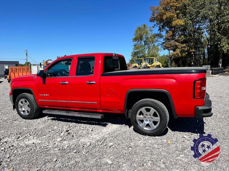 2014-gmc-sierra-z71-slt-pickup-truck-image-3