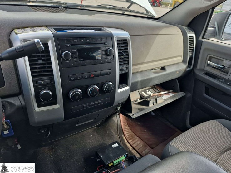2012-dodge-2500-image-12