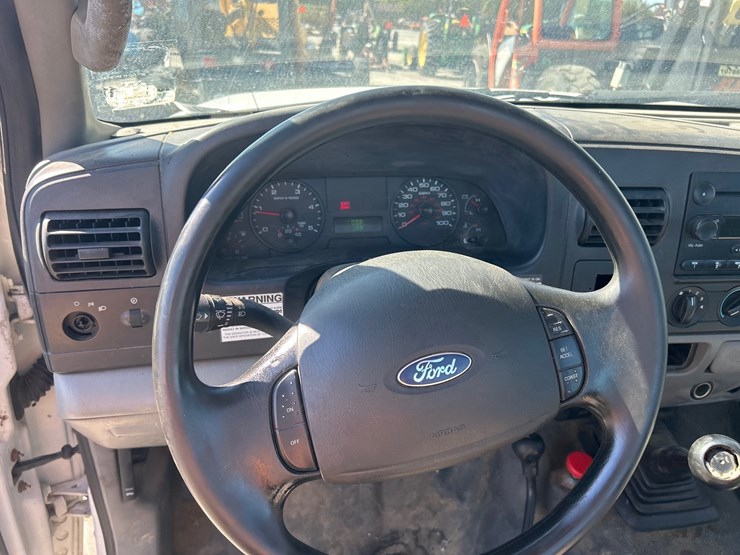 2006-ford-f550-image-10