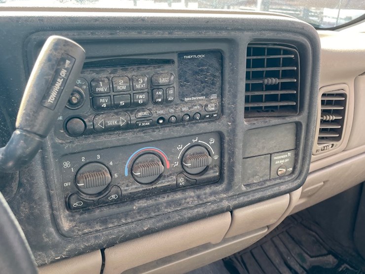 2002-chevrolet-silverado-2500-image-31