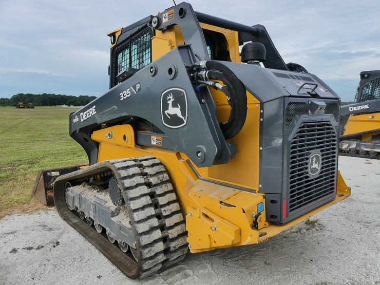 deere-335p-image-4