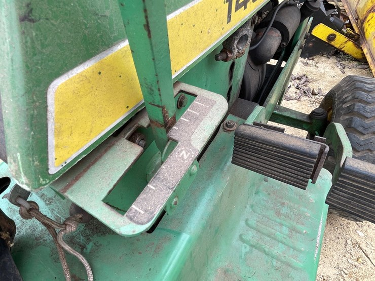 john-deere-140-image-8