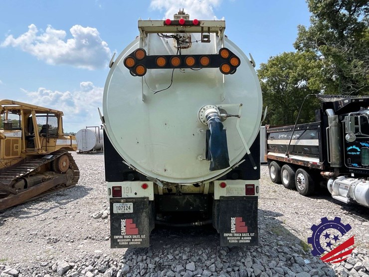 2009-international-sf637-t/a-hydrovac-truck-image-33