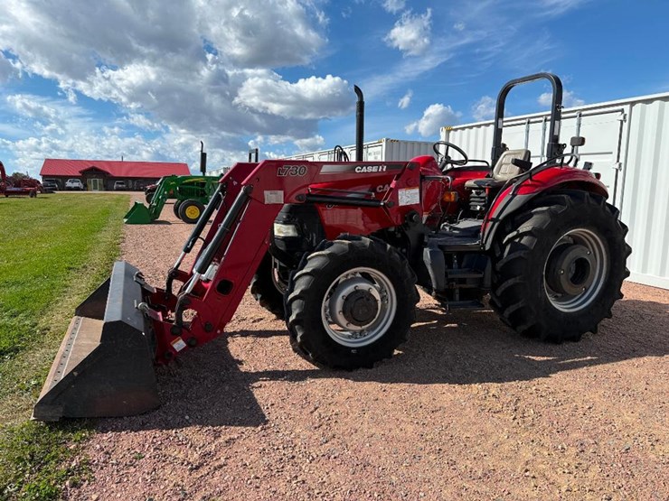 case-ih-farmall-80-image-1