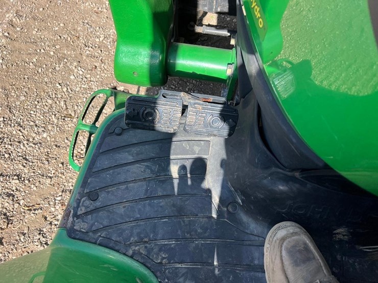 john-deere-3120-image-26
