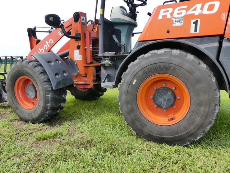kubota-r640-image-5