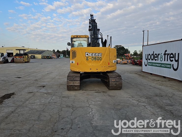2016-deere-135g-image-4