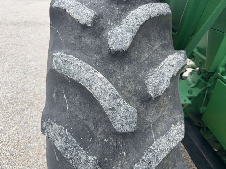 john-deere-3020-image-18