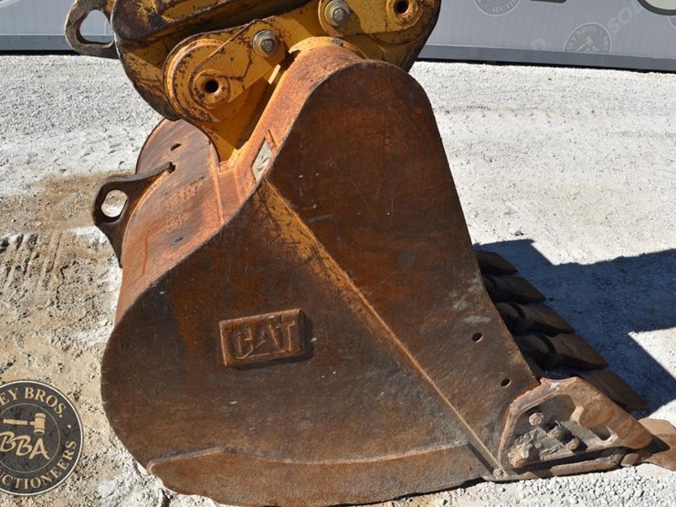 2018-caterpillar-326fl-image-27