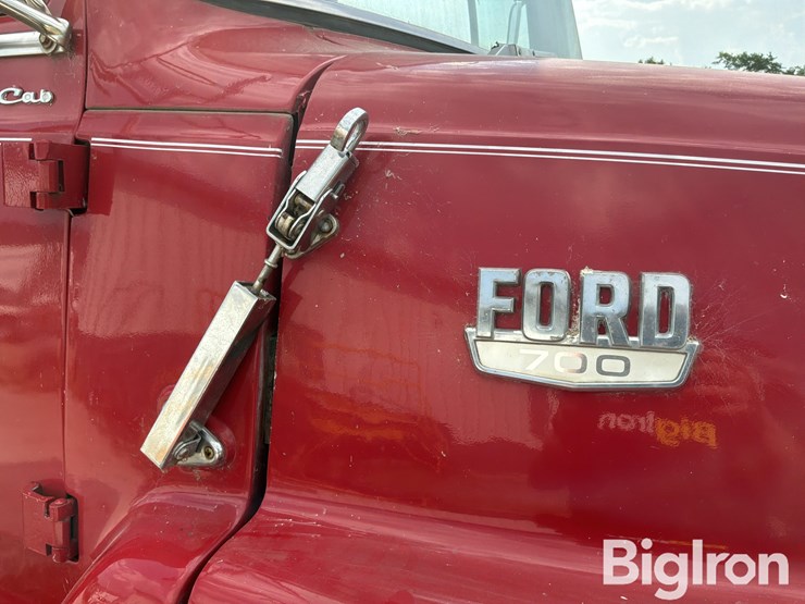 1974-ford-ln700-image-17