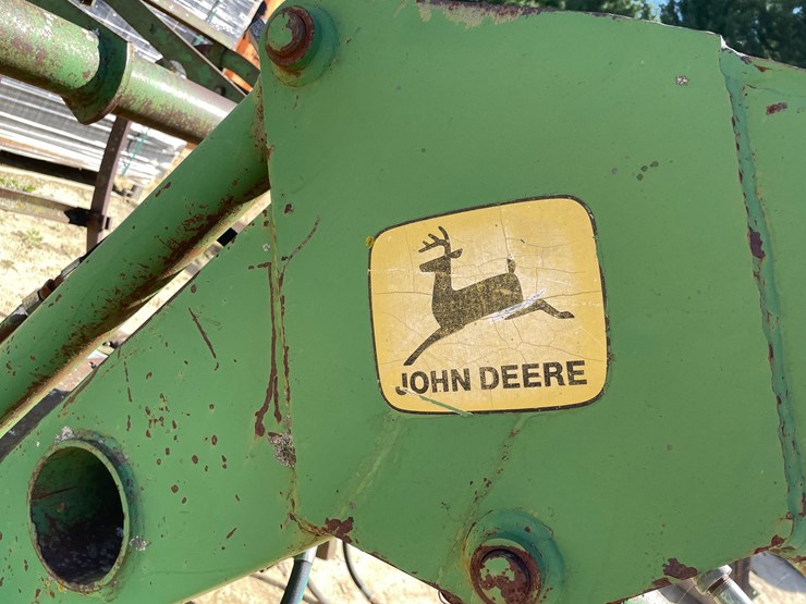john-deere-148-image-9