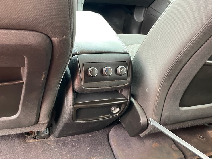 2010-chevrolet-traverse-image-30