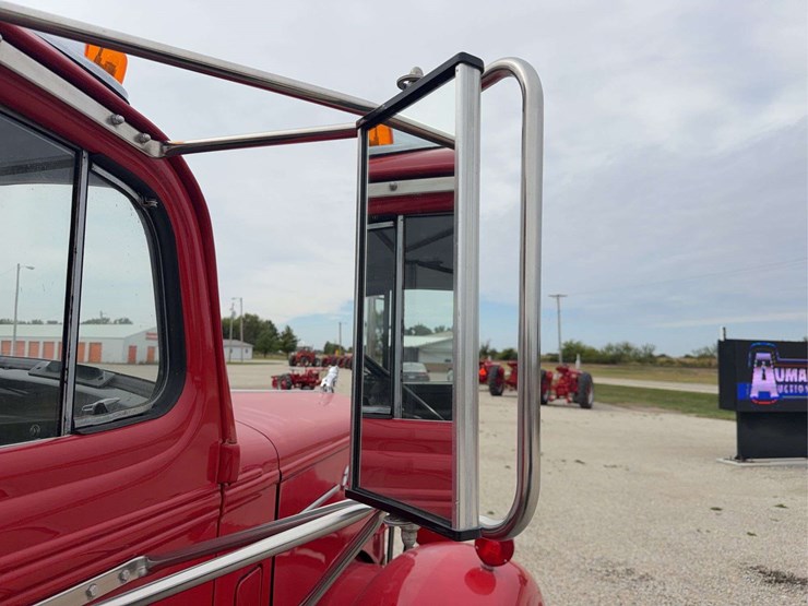 1951-mack-a30-image-49