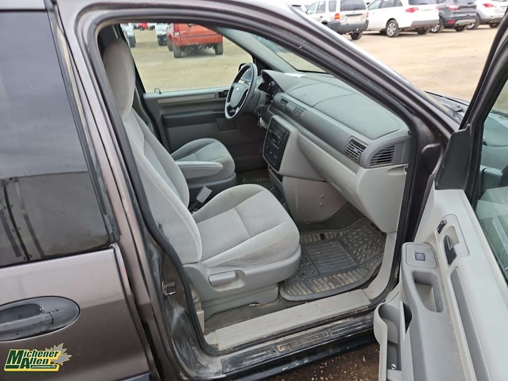 2006-ford-freestar-image-28