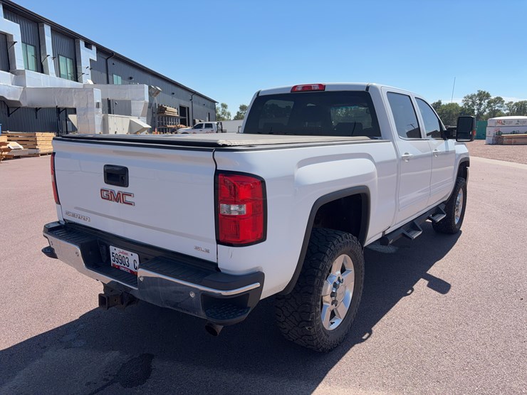 2019-gmc-sierra-2500-image-4