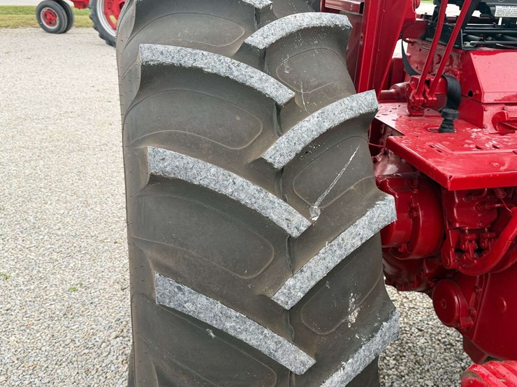 farmall-1066-turbo-row-crop-puller-image-26