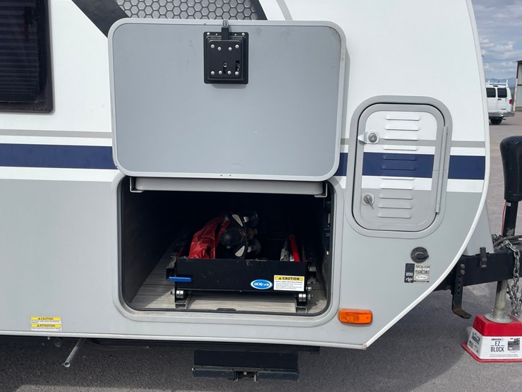 #2824-•-2022-lance-travel-trailer,-(has-new-mexico-title)-image-104