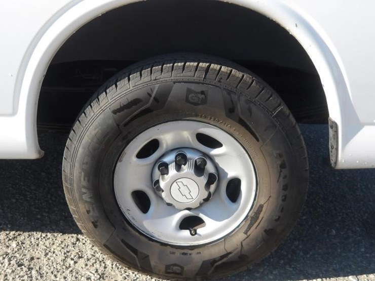 2015-utility-van-image-5