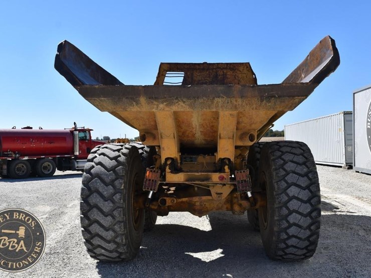 1994-caterpillar-d300d-image-8