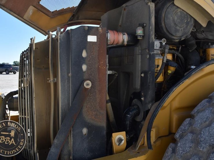 2009-caterpillar-cs56-image-38