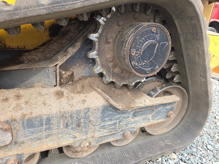 2020-deere-331g-image-56
