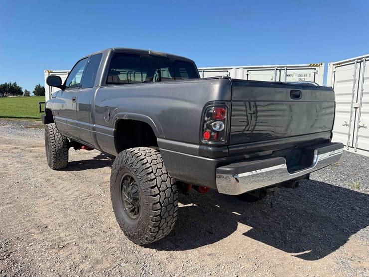2002-dodge-ram-2500-image-3