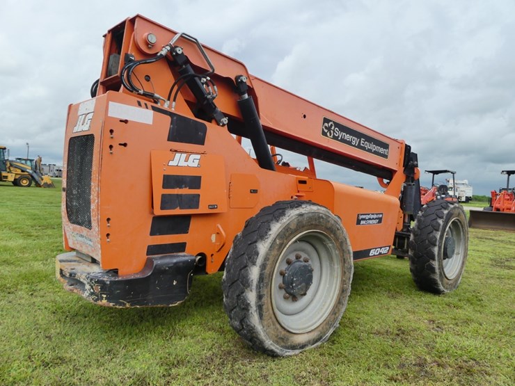 2019-jlg-6042-image-3