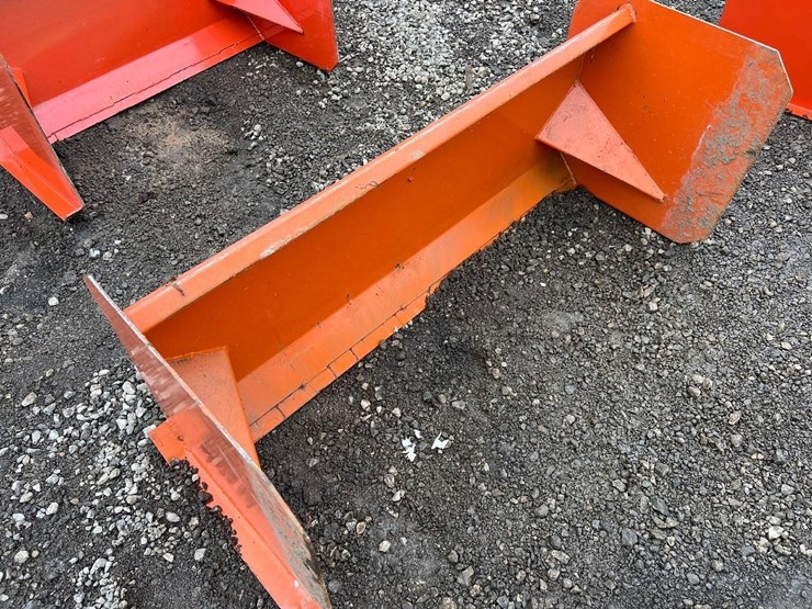 kc-48”-mini-skid-steer-snow-pusher-image-1