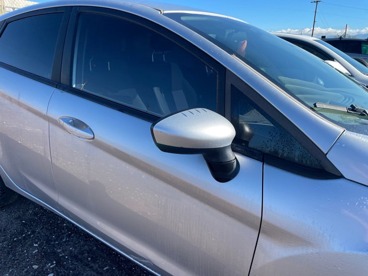 #2761-•-2016-ford-fiesta-passenger-car-(title-in-delay)-image-13
