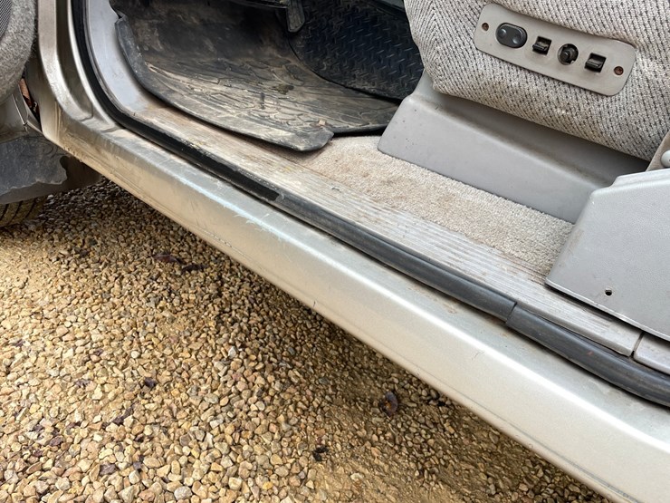 2000-chevrolet-silverado-3500-image-47