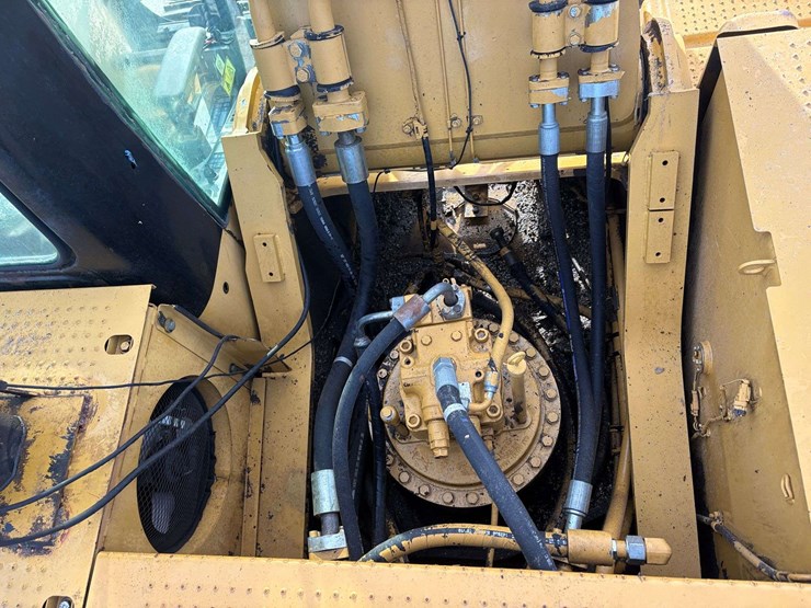 2008-caterpillar-330-image-29