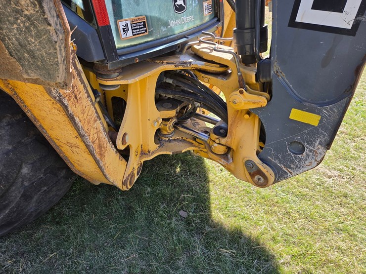 2010-deere-310j-image-22