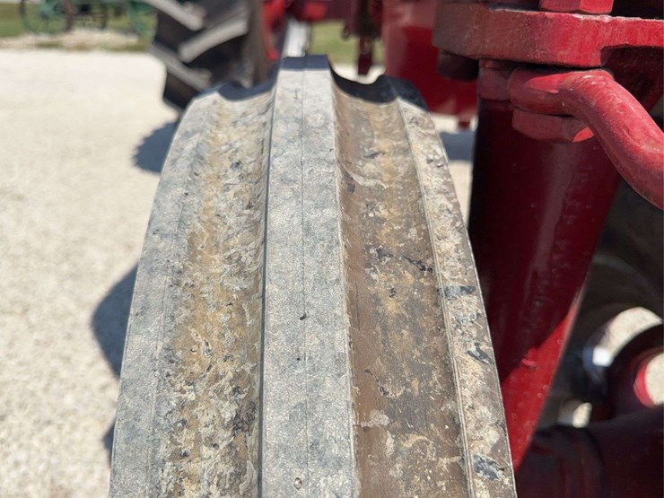 farmall-400-image-16