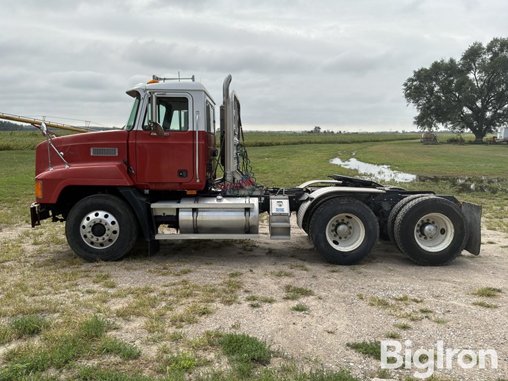 1998-mack-ch613-image-8