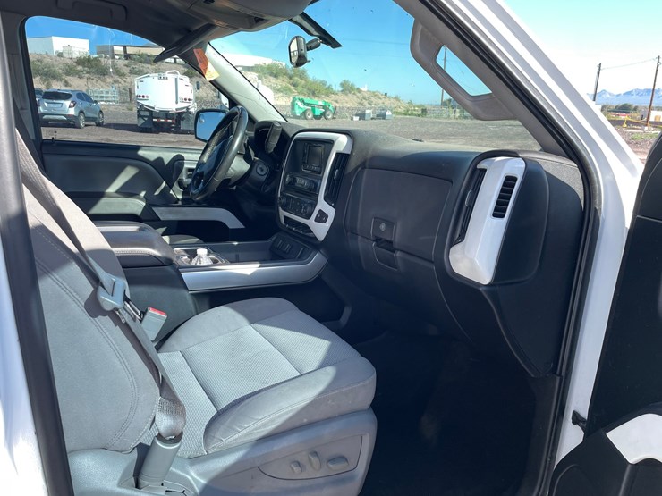 #2754-•-2015-chevrolet-silverado-(title-in-delay)-image-72