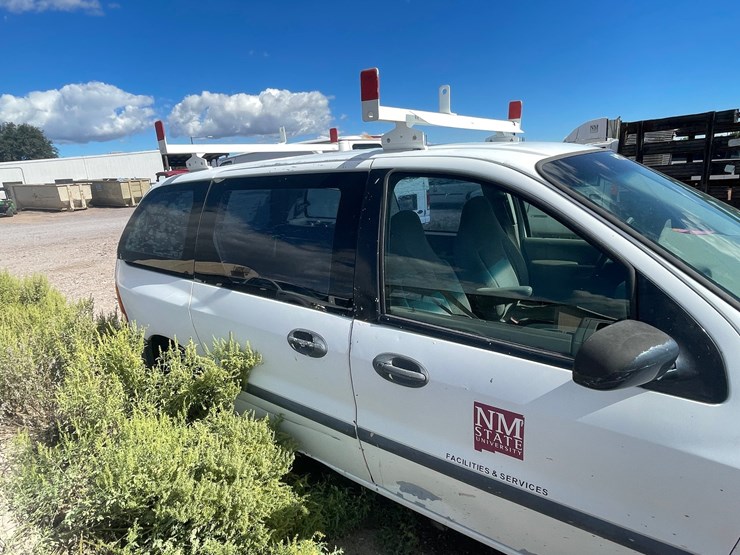 #2774-•-2001-ford-aerostar-van-(has-nm-title)(offsite-at-nmsu)-image-17