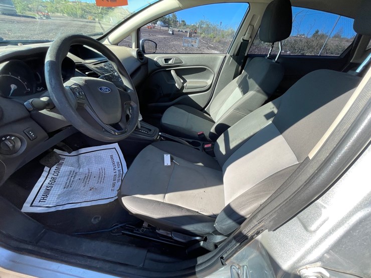 #2761-•-2016-ford-fiesta-passenger-car-(title-in-delay)-image-38