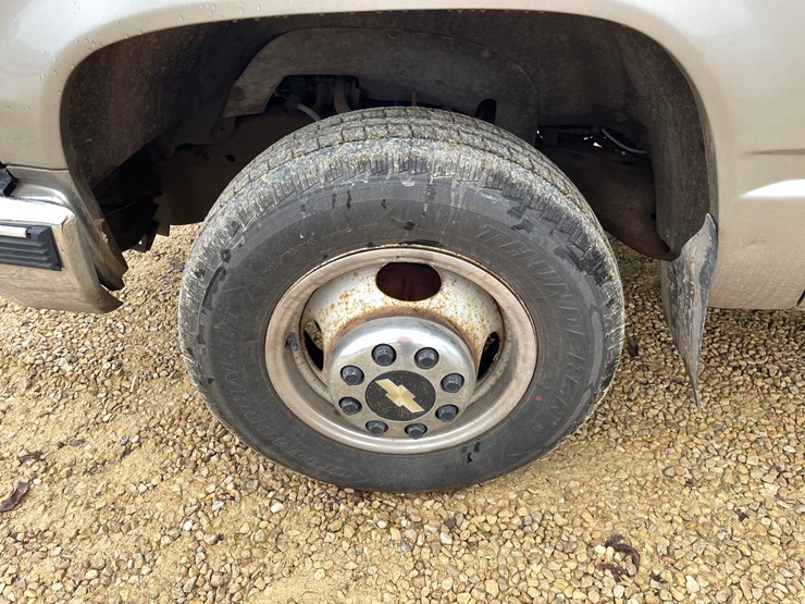 2000-chevrolet-silverado-3500-image-135