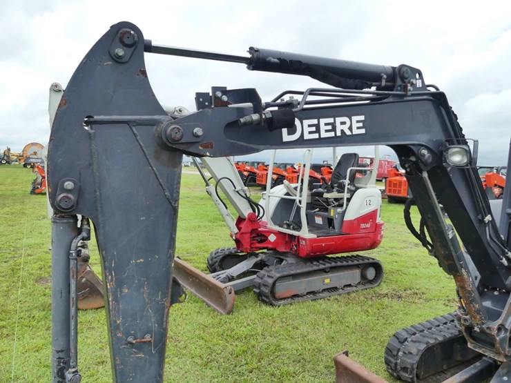2018-deere-85g-image-7