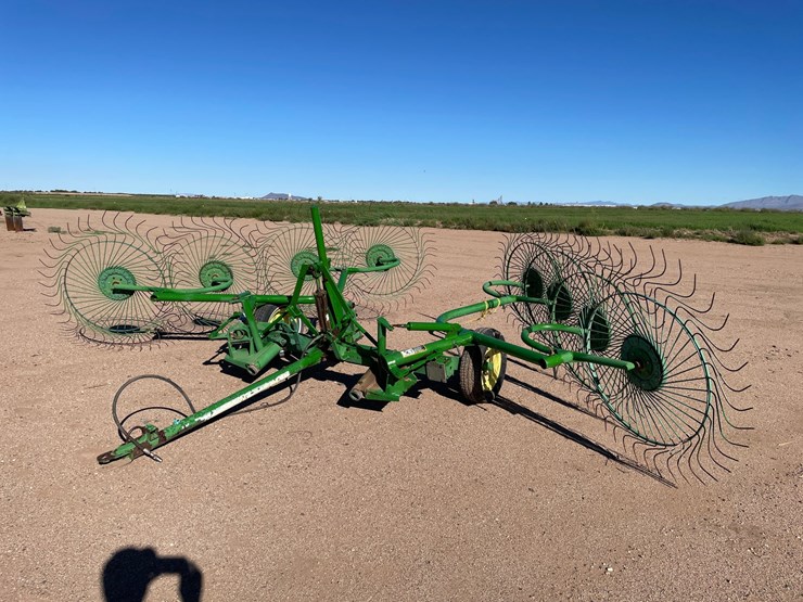 john-deere-702-image-1