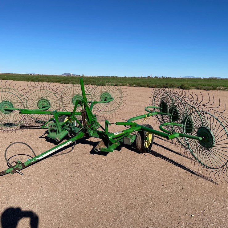 JOHN DEERE 702