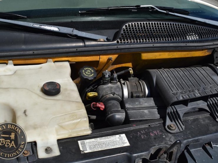 2001-chevrolet-3500-image-35
