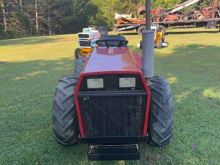 custom-case-4994-articulating-tractor-image-2
