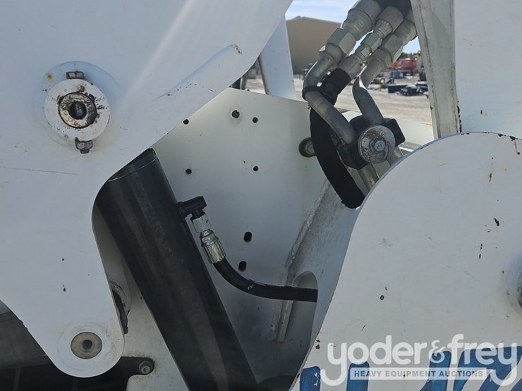 2019-bobcat-t590-image-25